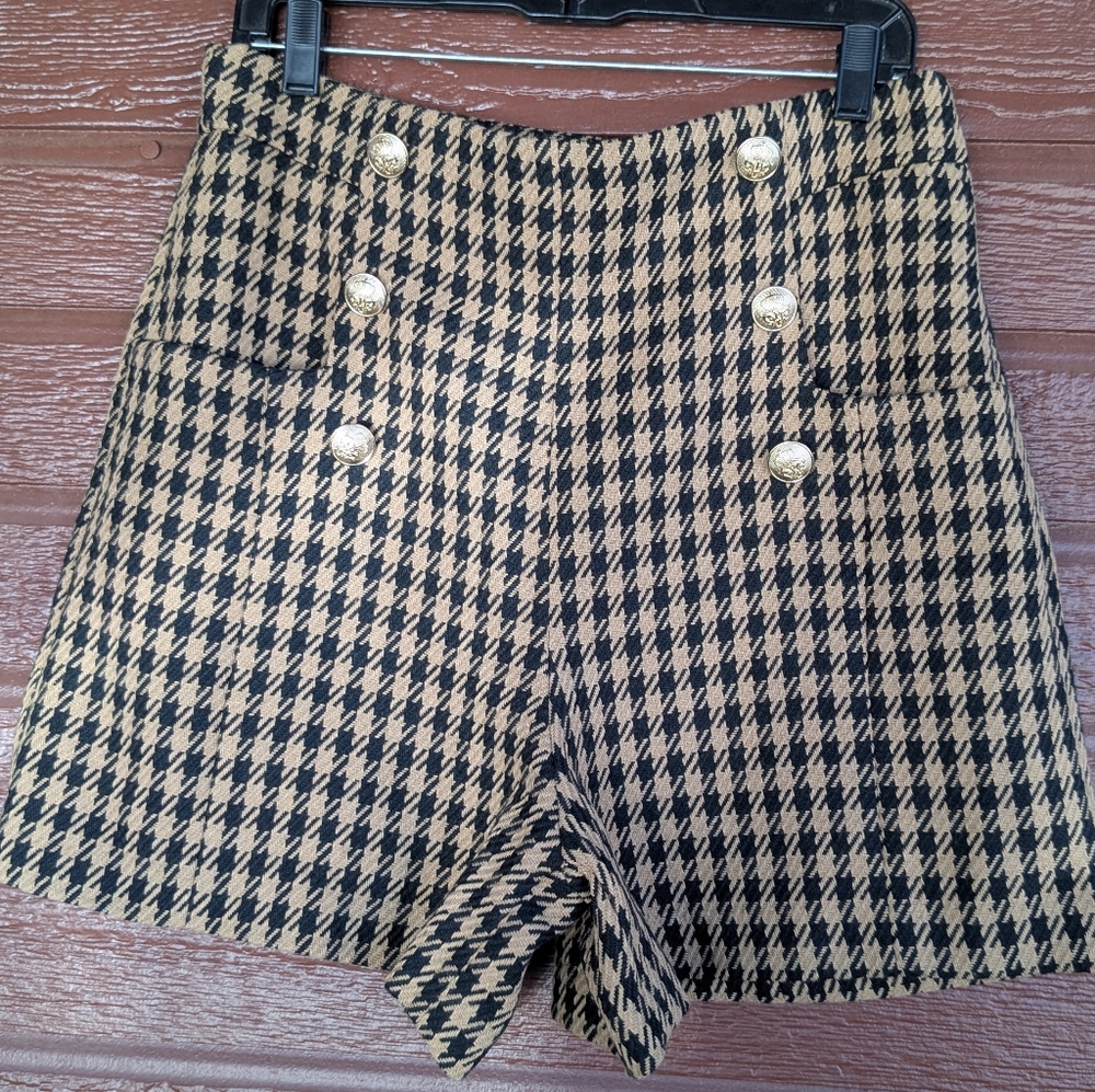 *NWT* 🖖 Piombo 🖖 Houndstooth Button Detail Shorts